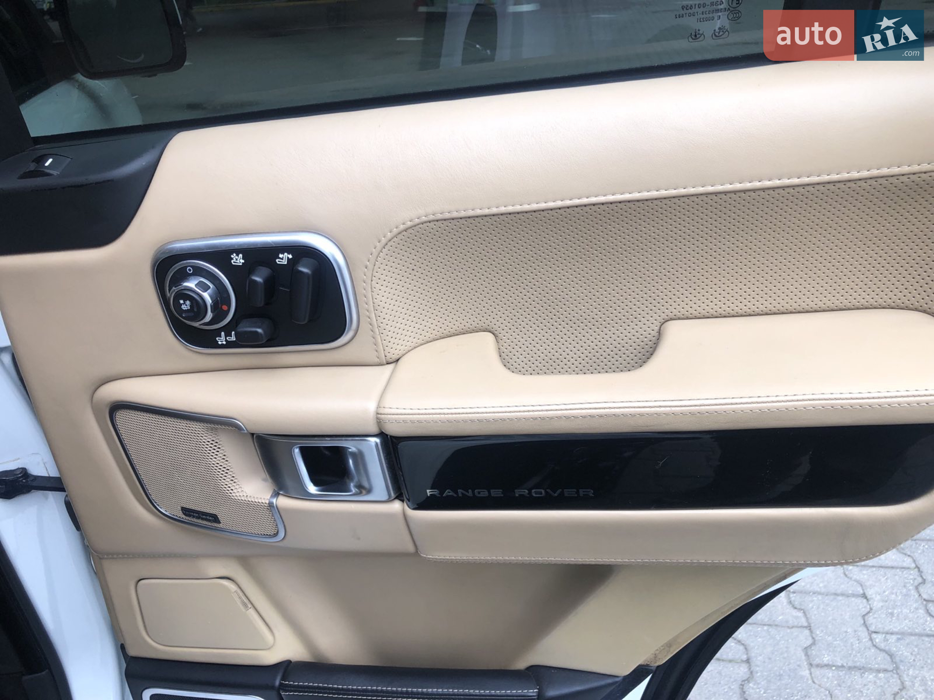 2012 Land Rover Range Rover - мініатюра 30