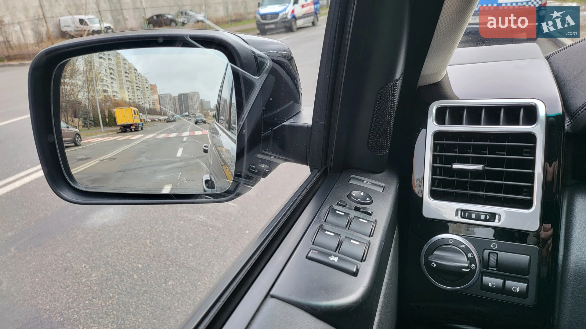 2011 Land Rover Range Rover - мініатюра 16