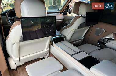 Позашляховик / Кросовер Land Rover Range Rover 2023 в 