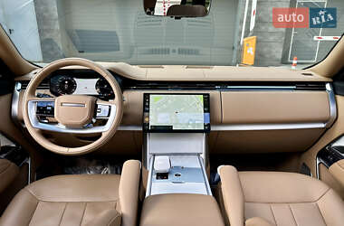 Позашляховик / Кросовер Land Rover Range Rover 2024 в 