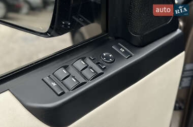 Позашляховик / Кросовер Land Rover Range Rover 2011 в 