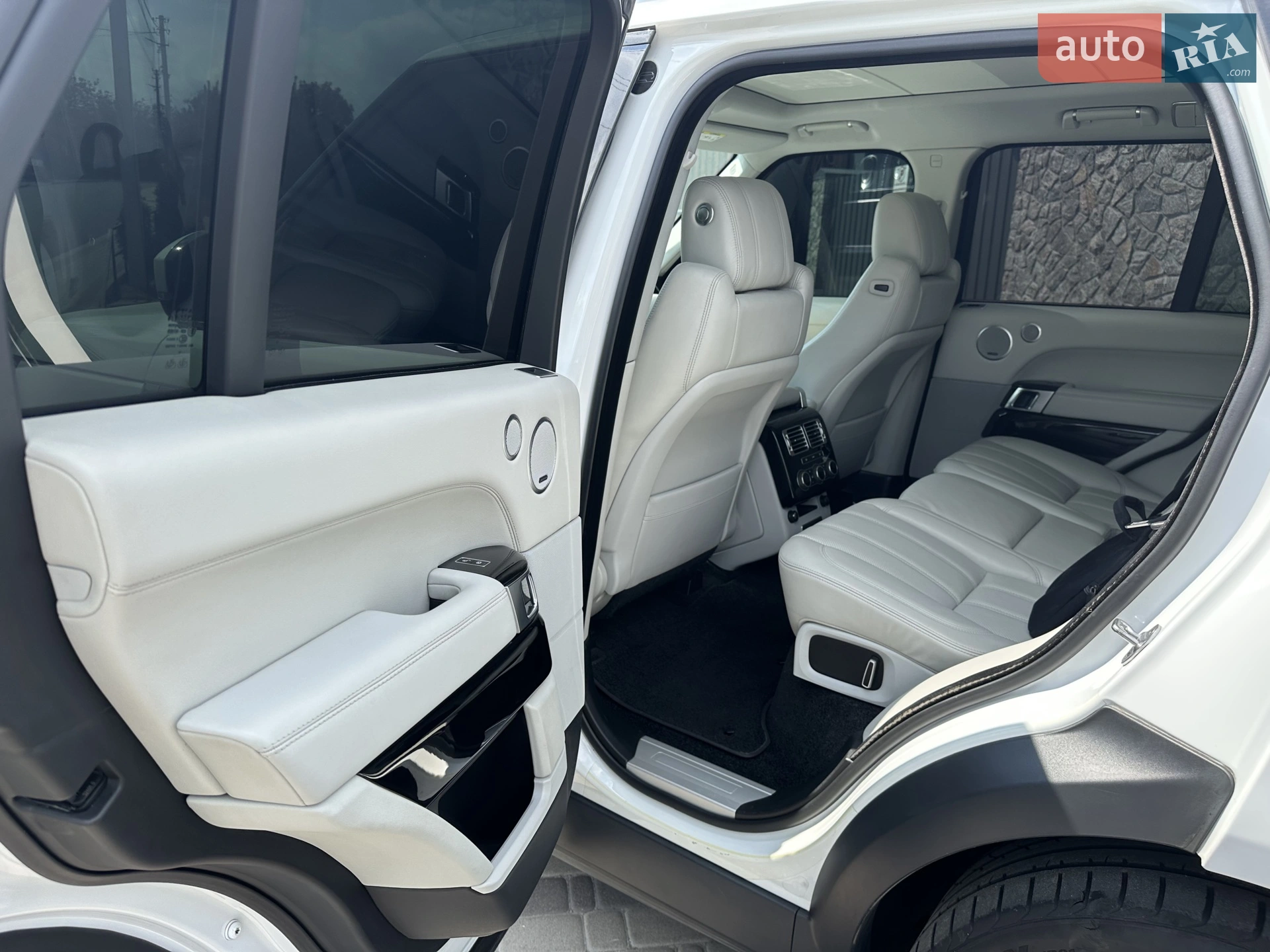 2016 Land Rover Range Rover - мініатюра 20