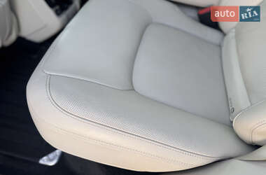 Внедорожник / Кроссовер Land Rover Range Rover 2019 в 