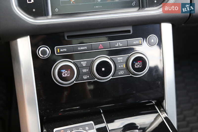 Внедорожник / Кроссовер Land Rover Range Rover 2016 в Киеве