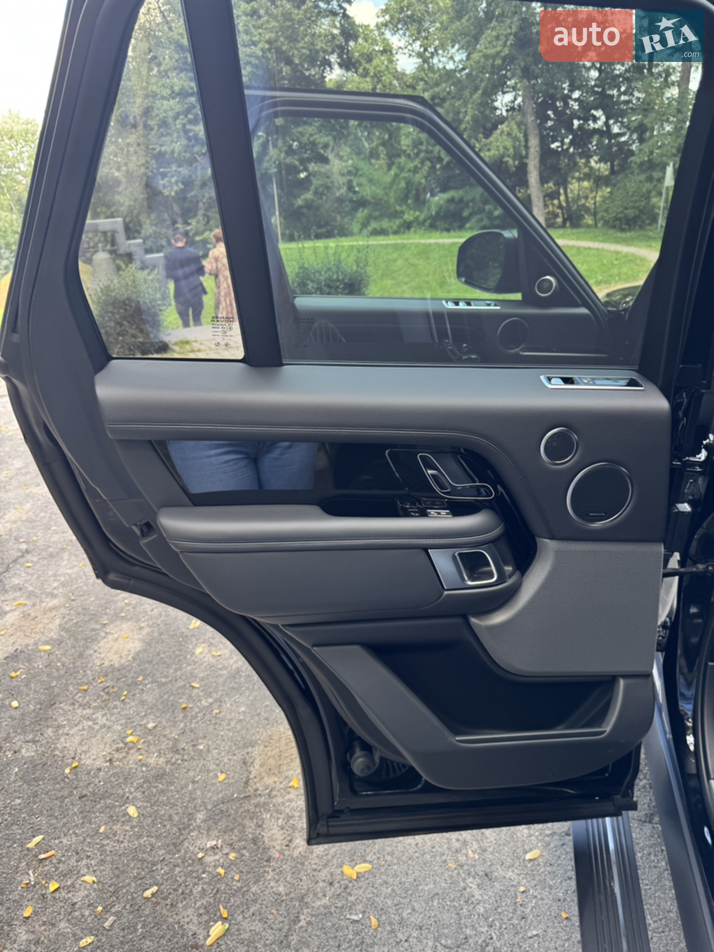 2020 Land Rover Range Rover - мініатюра 17