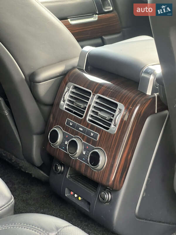 Внедорожник / Кроссовер Land Rover Range Rover 2015 в Дубно