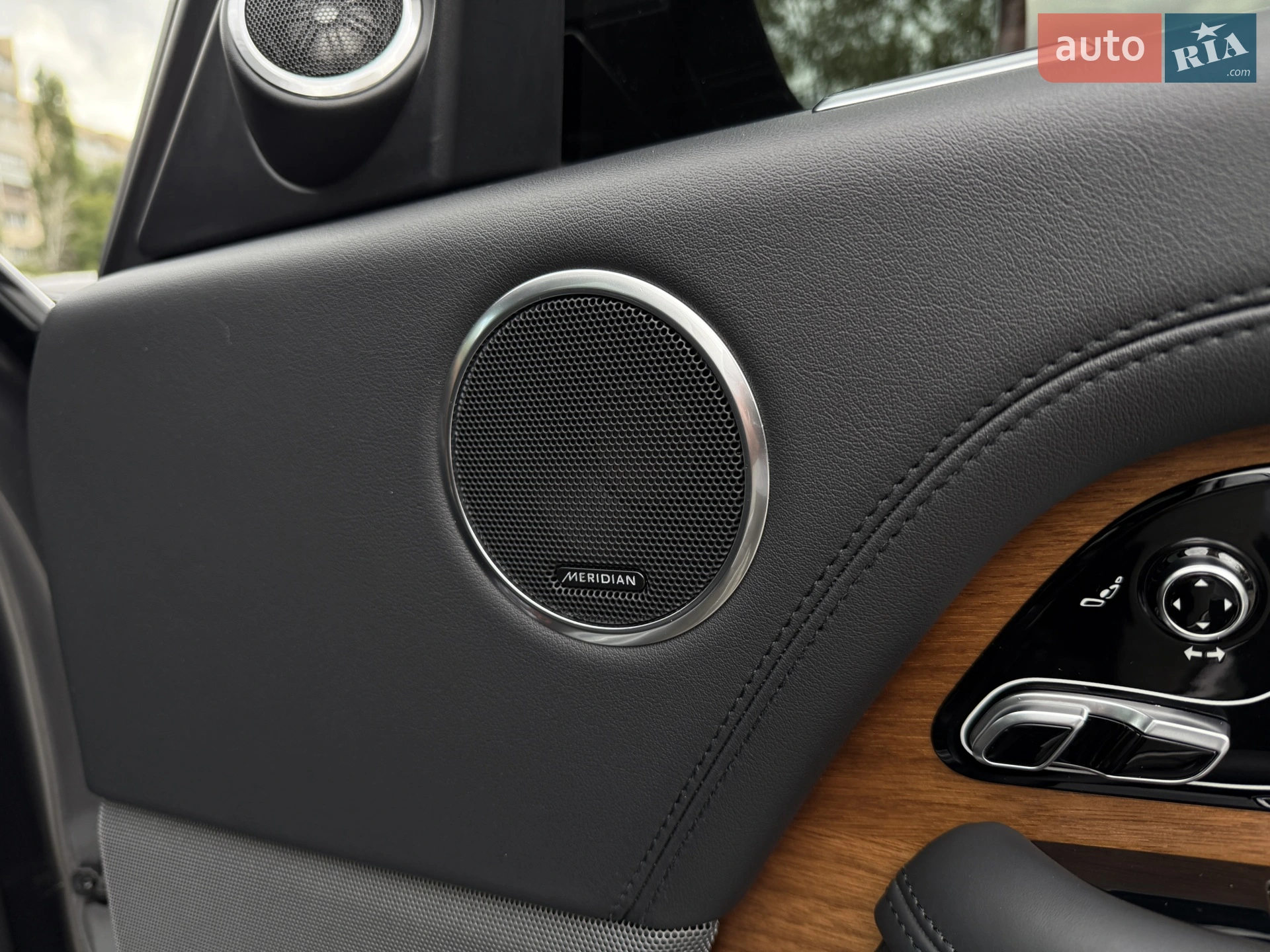 2019 Land Rover Range Rover - мініатюра 34