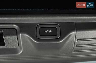 Внедорожник / Кроссовер Land Rover Range Rover 2018 в 