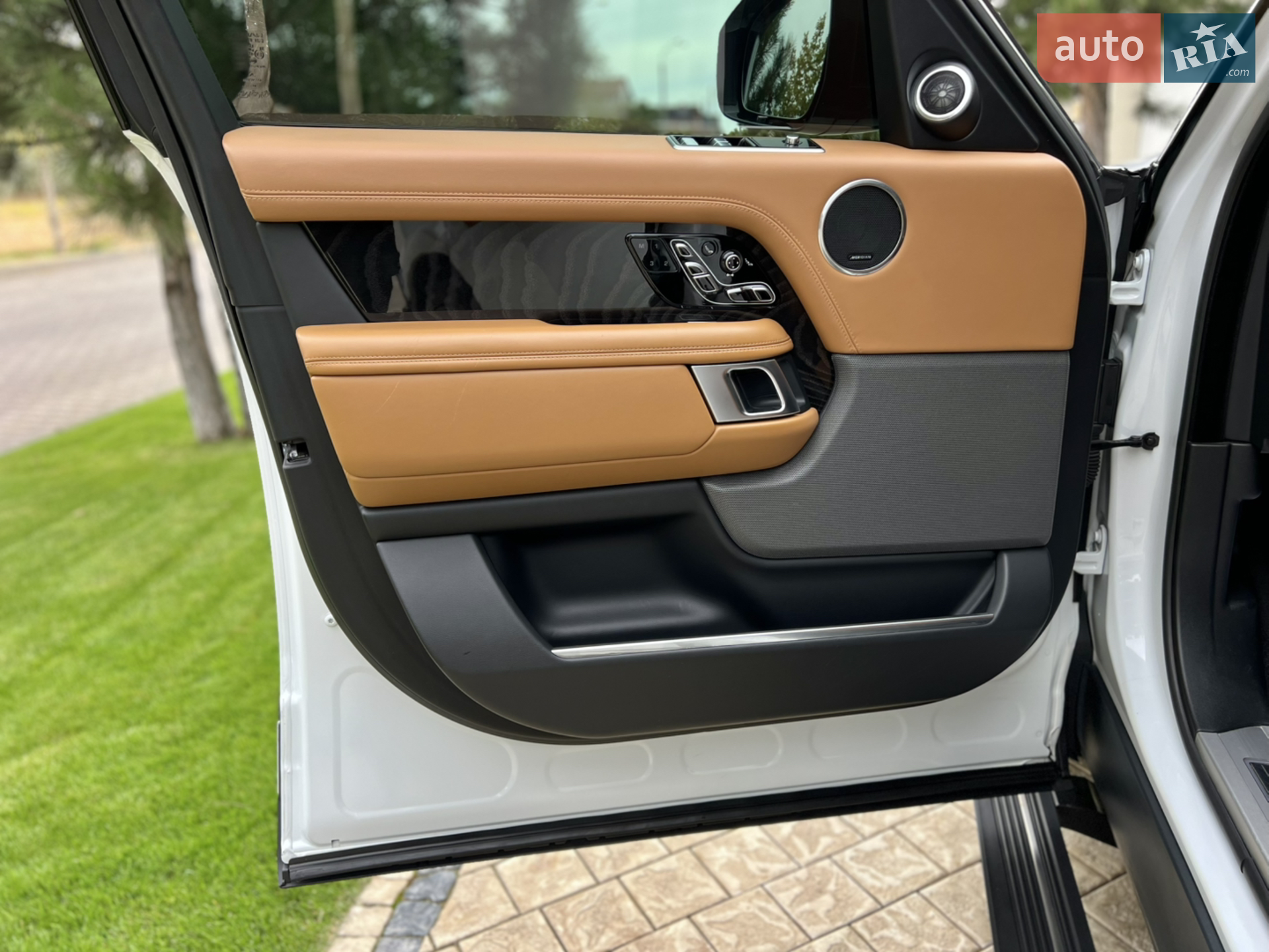 2018 Land Rover Range Rover - мініатюра 28