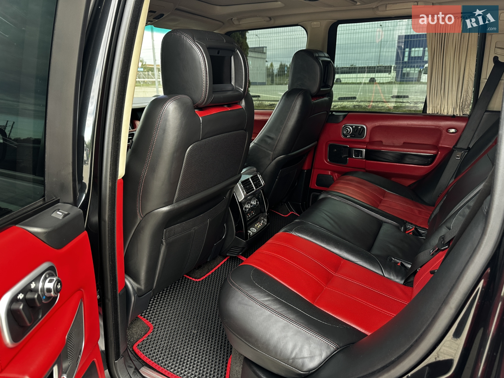 2011 Land Rover Range Rover - мініатюра 17