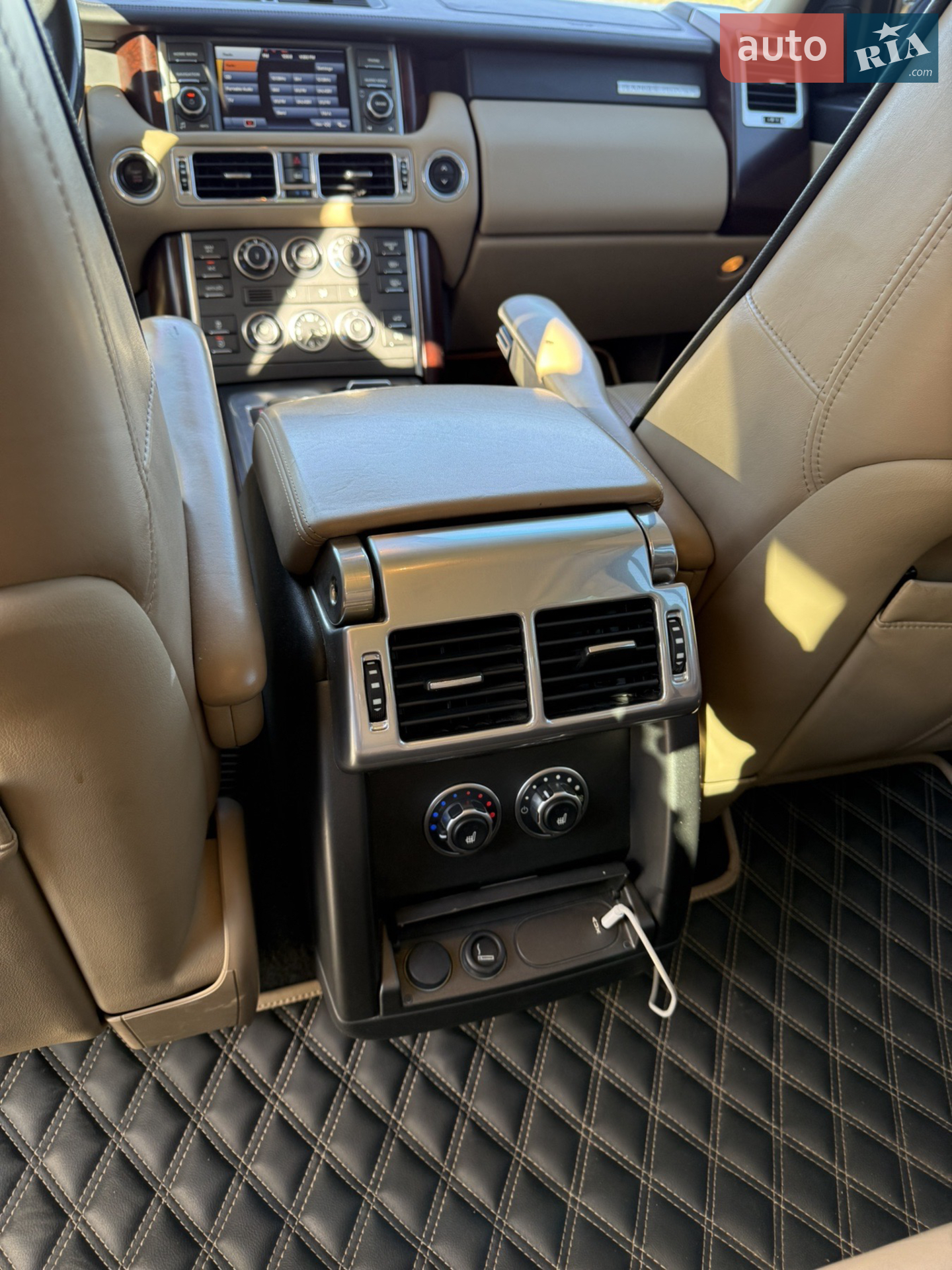 2011 Land Rover Range Rover - мініатюра 16