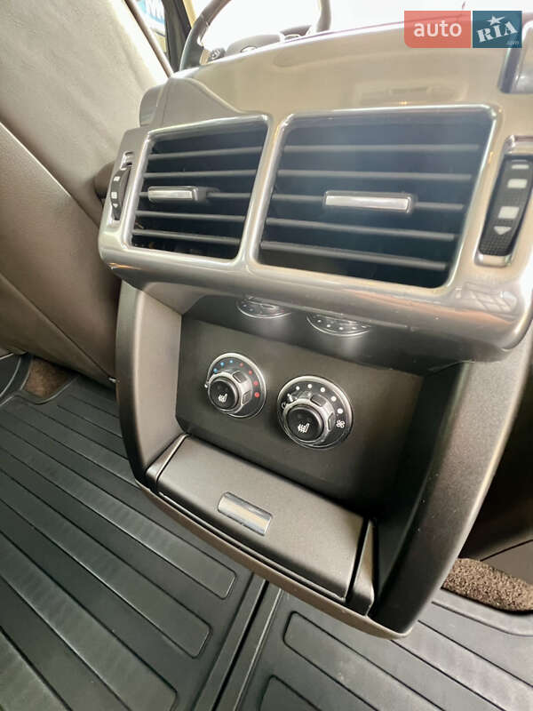 Внедорожник / Кроссовер Land Rover Range Rover 2011 в Черновцах