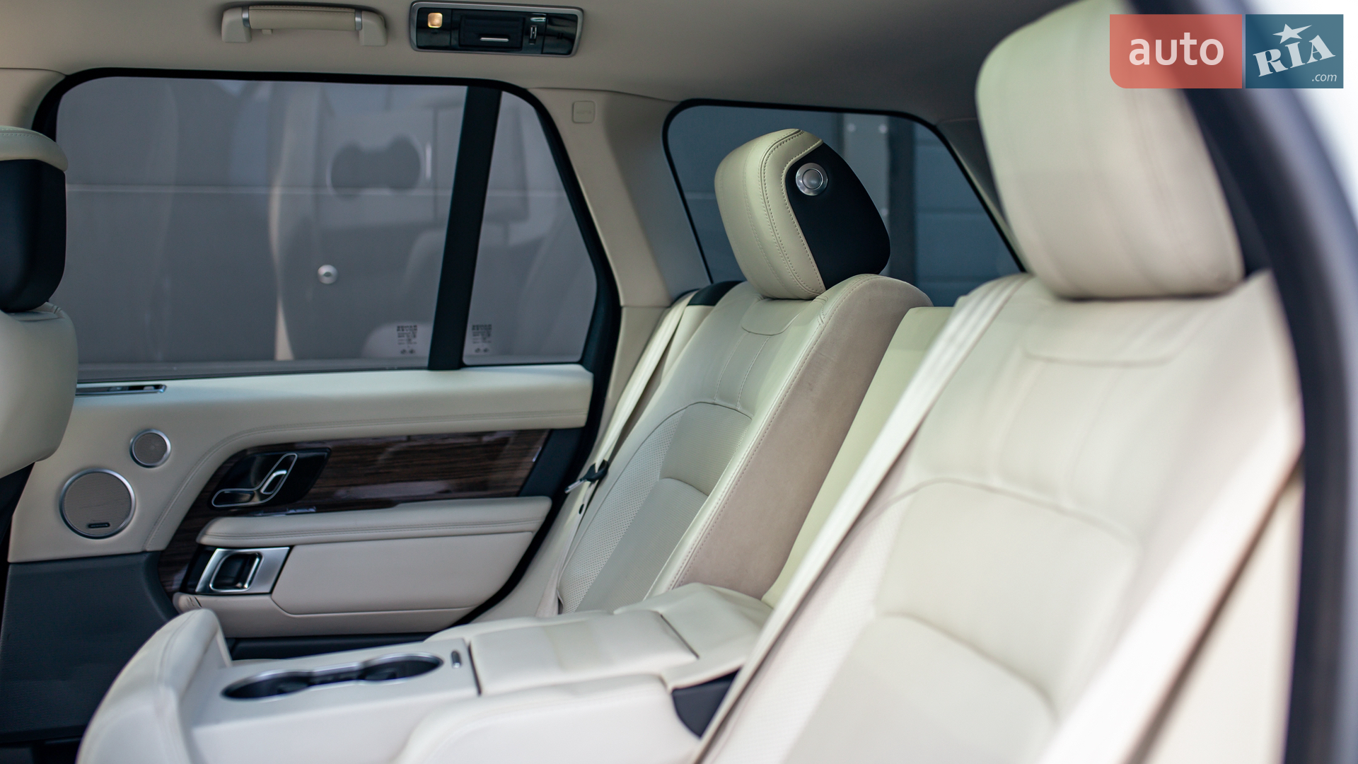2018 Land Rover Range Rover - мініатюра 41