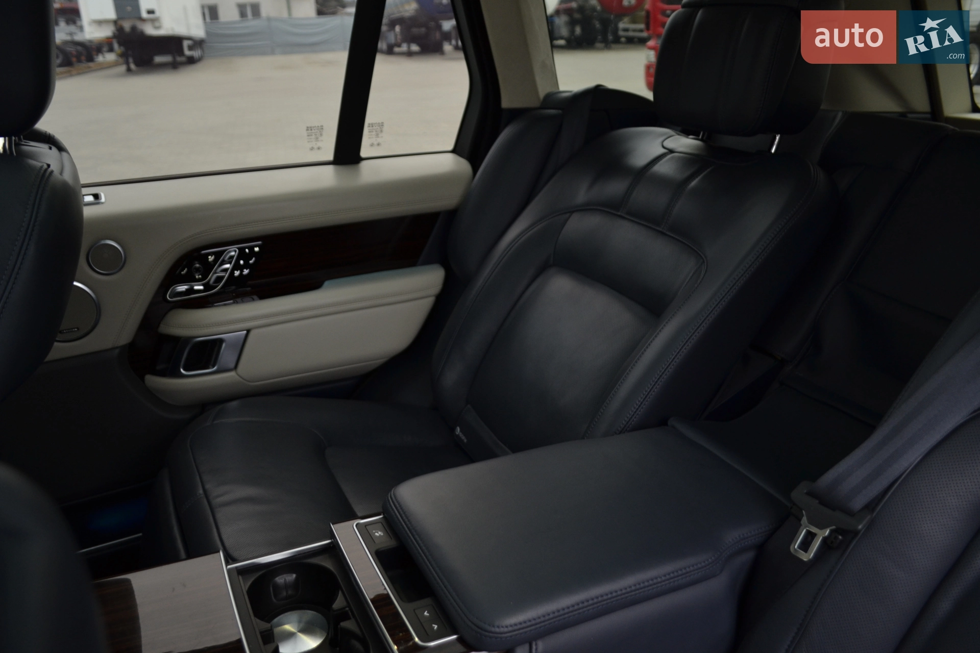 2018 Land Rover Range Rover - мініатюра 32