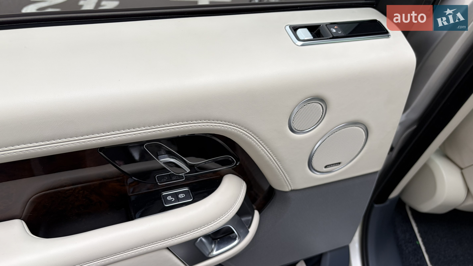 2018 Land Rover Range Rover - мініатюра 21