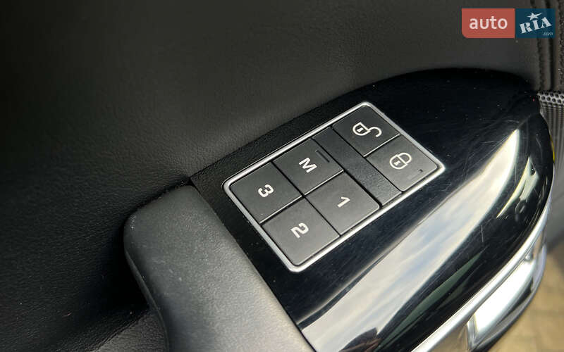 Внедорожник / Кроссовер Land Rover Range Rover 2016 в Львове