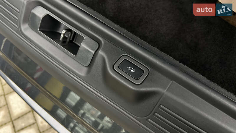 Внедорожник / Кроссовер Land Rover Range Rover 2018 в Львове