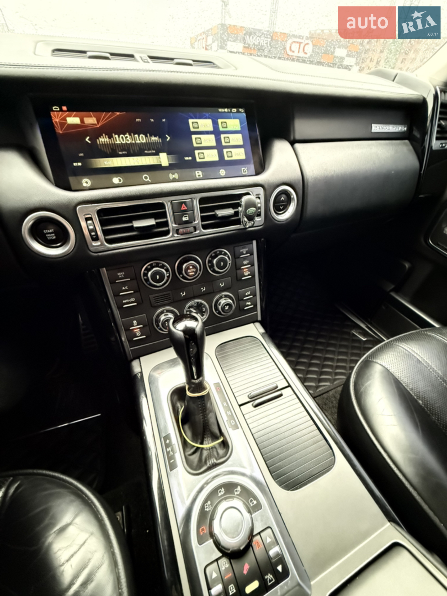 2010 Land Rover Range Rover - мініатюра 17