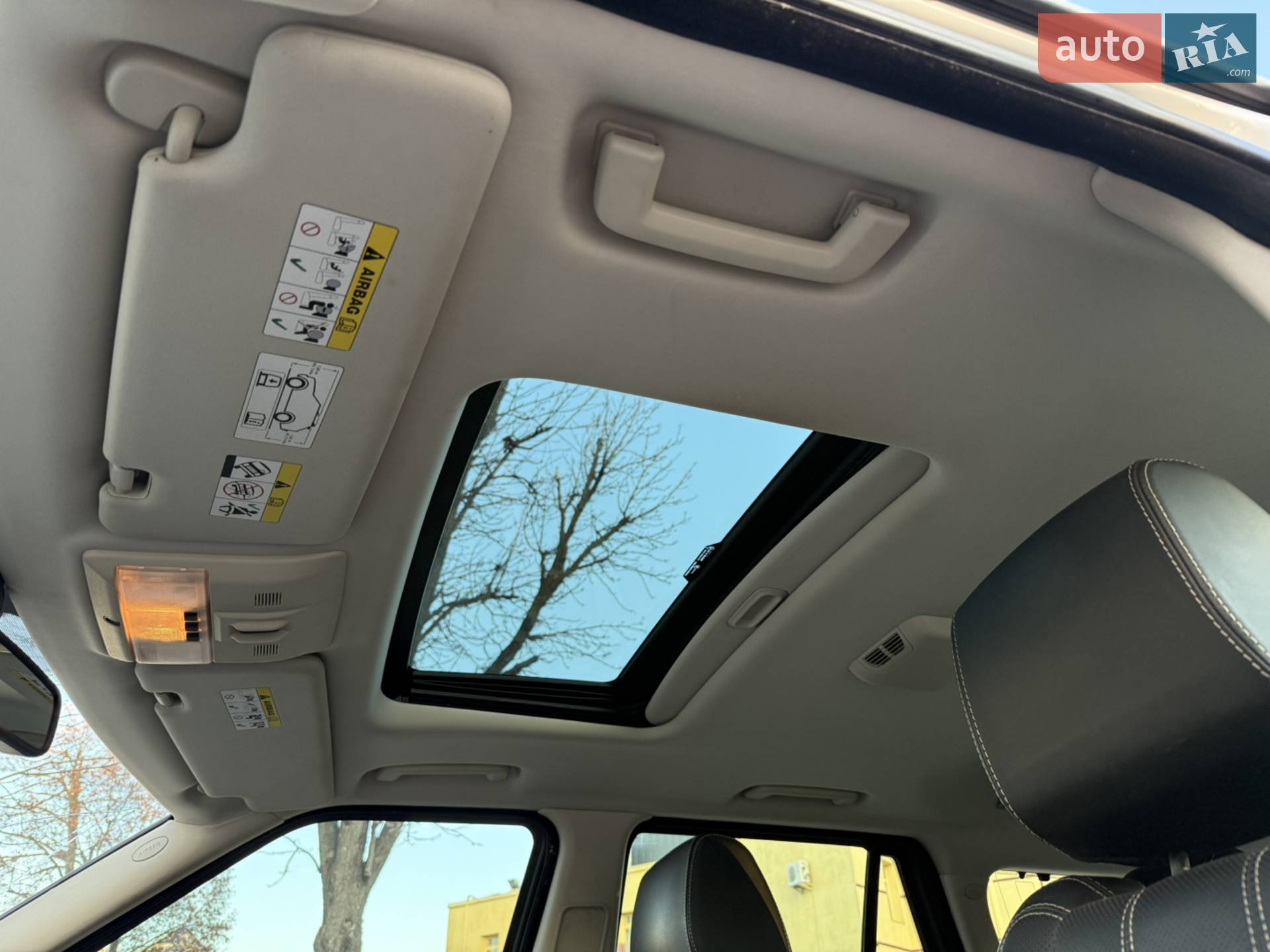 2011 Land Rover Range Rover - мініатюра 24