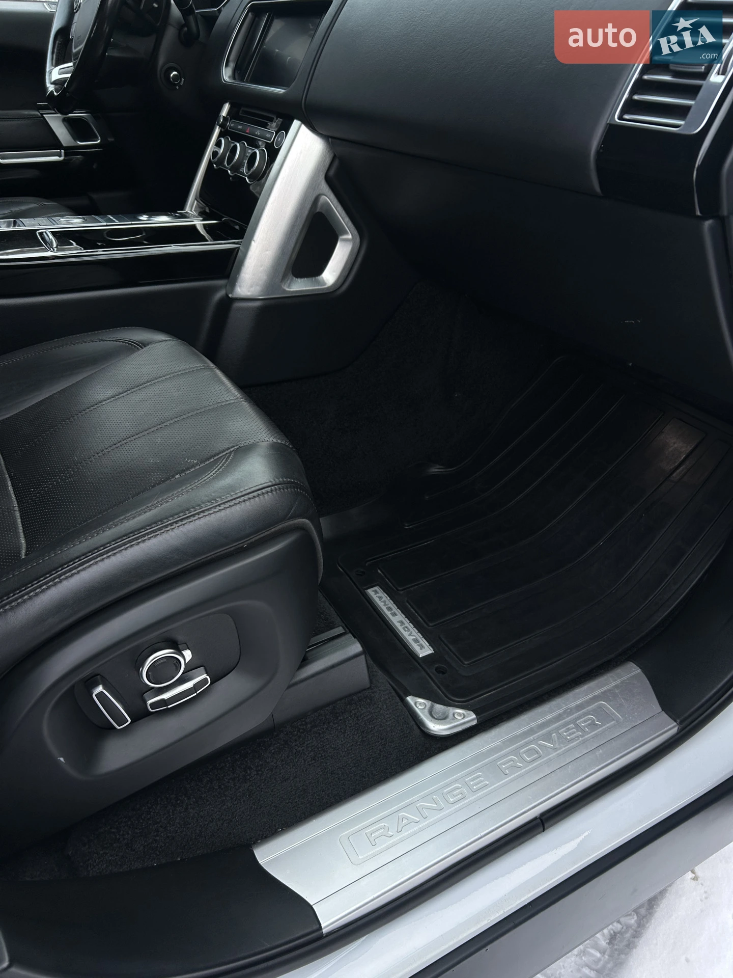 2016 Land Rover Range Rover - мініатюра 33