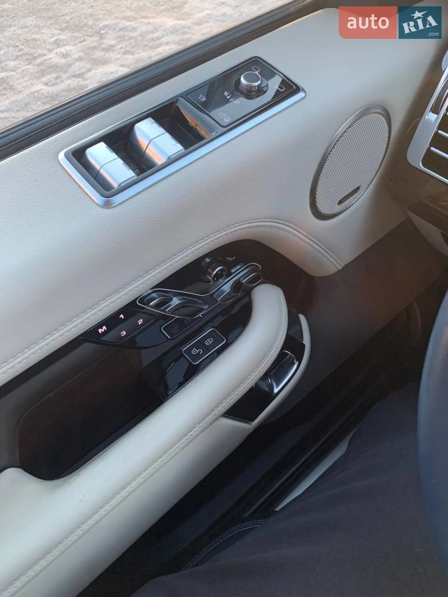2019 Land Rover Range Rover - мініатюра 16