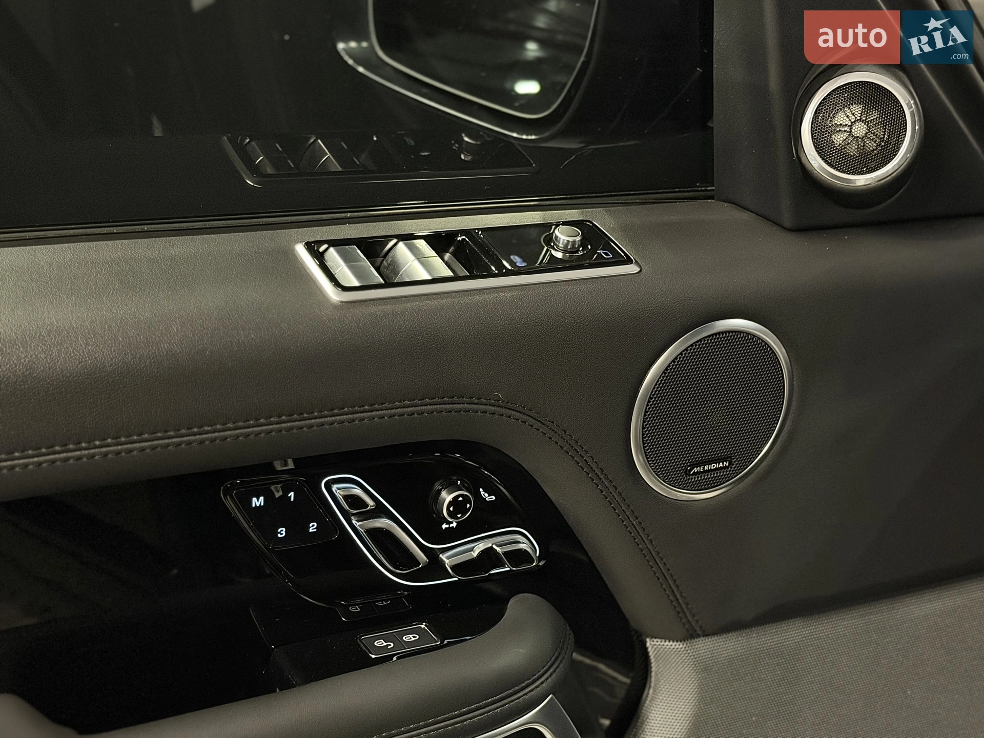 2018 Land Rover Range Rover - мініатюра 15