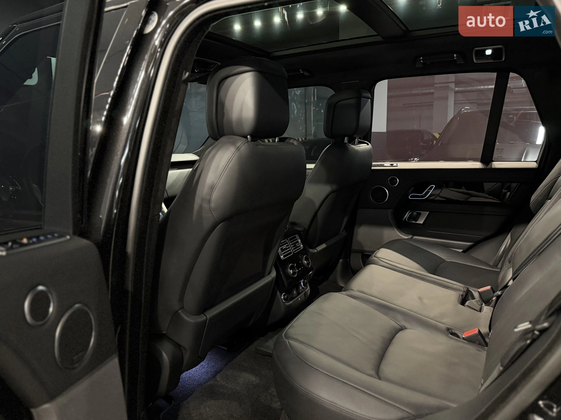 2018 Land Rover Range Rover - мініатюра 24