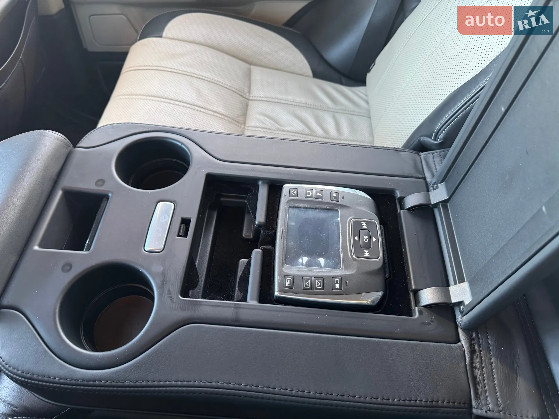 2010 Land Rover Range Rover - мініатюра 21