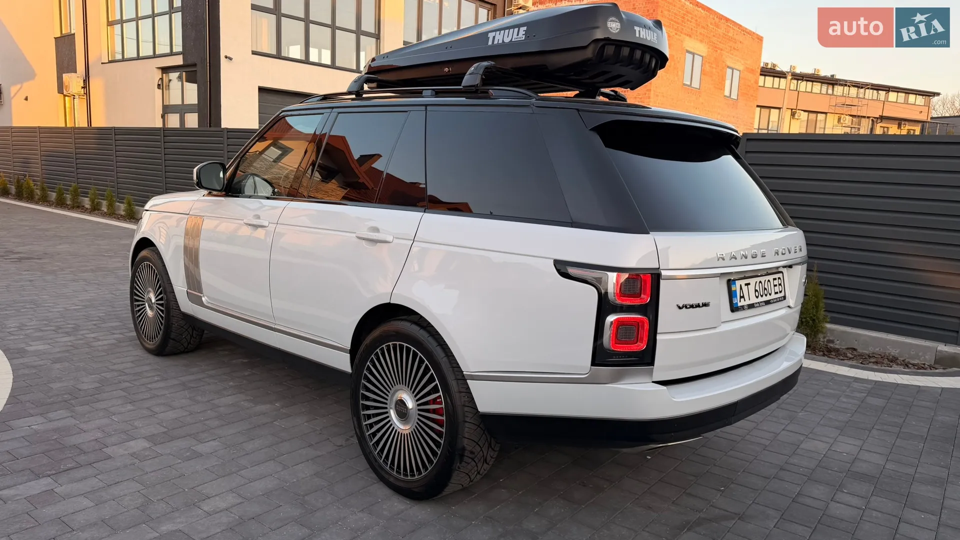 2017 Land Rover Range Rover - мініатюра 3