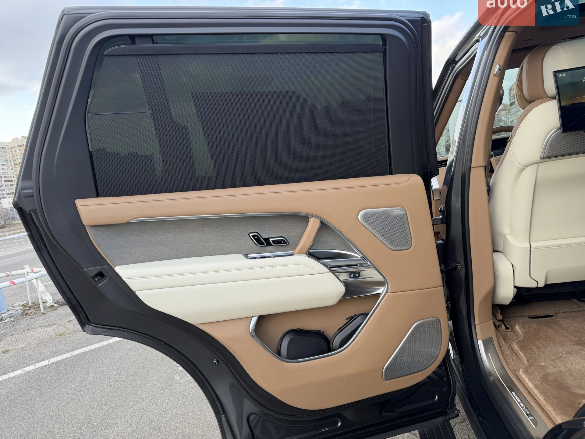 2023 Land Rover Range Rover - мініатюра 24
