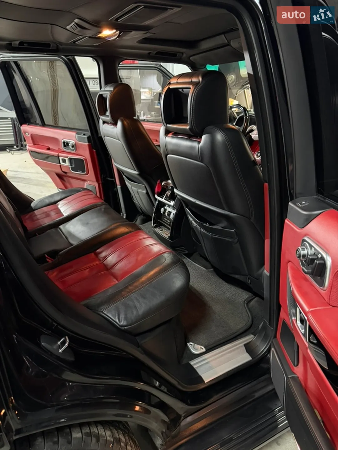 2010 Land Rover Range Rover - мініатюра 12
