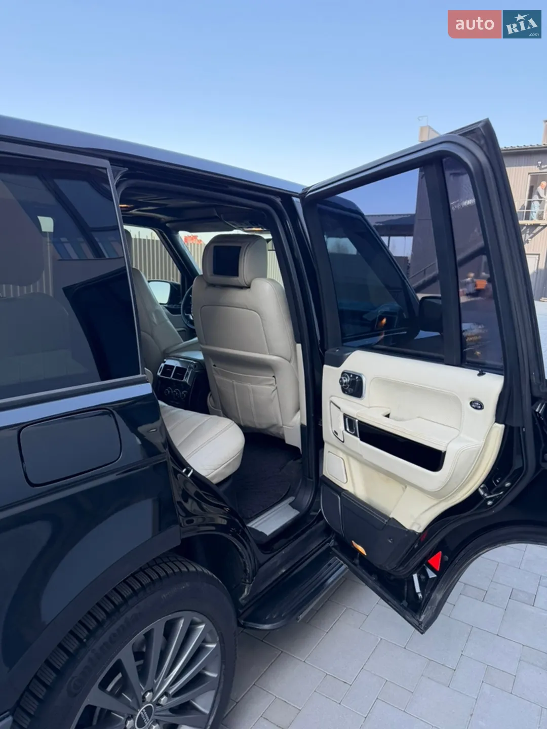 2011 Land Rover Range Rover - мініатюра 24