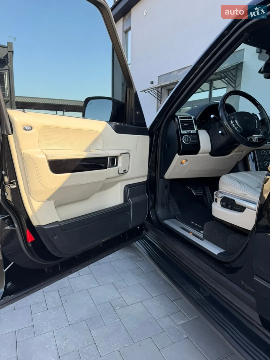 2011 Land Rover Range Rover - мініатюра 35