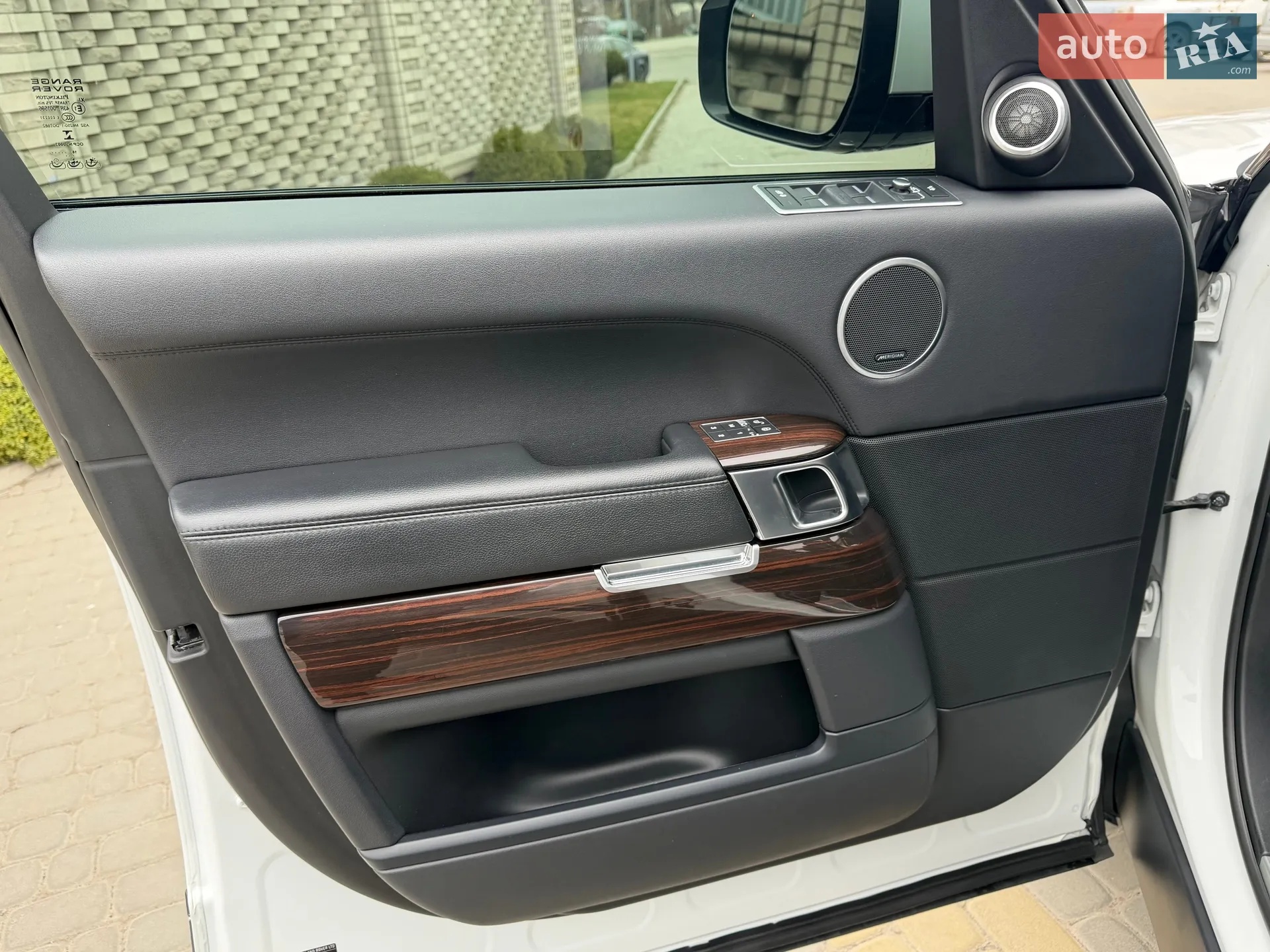 2016 Land Rover Range Rover - мініатюра 27