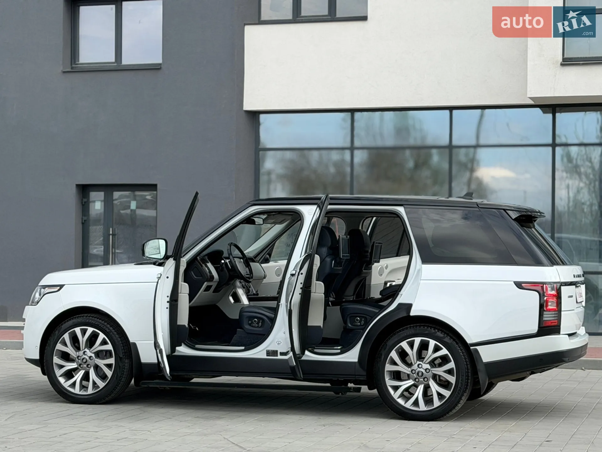 2016 Land Rover Range Rover - мініатюра 31