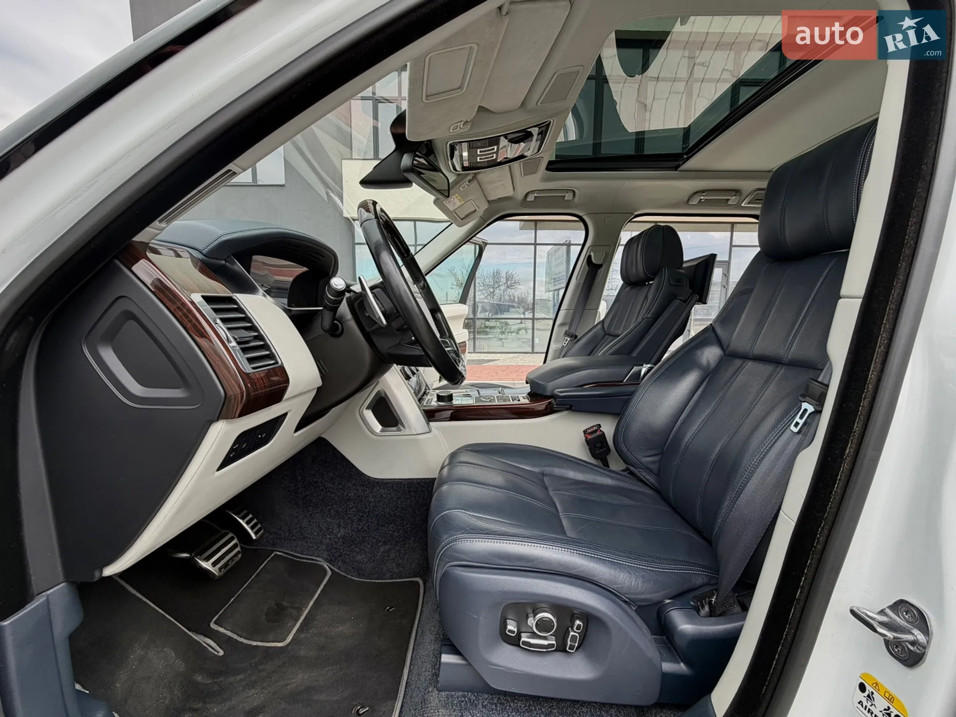 2016 Land Rover Range Rover - мініатюра 47