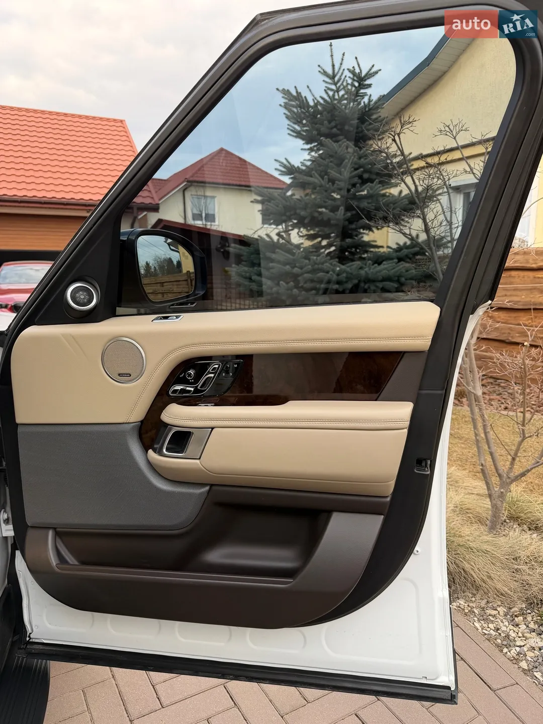 2018 Land Rover Range Rover - мініатюра 25