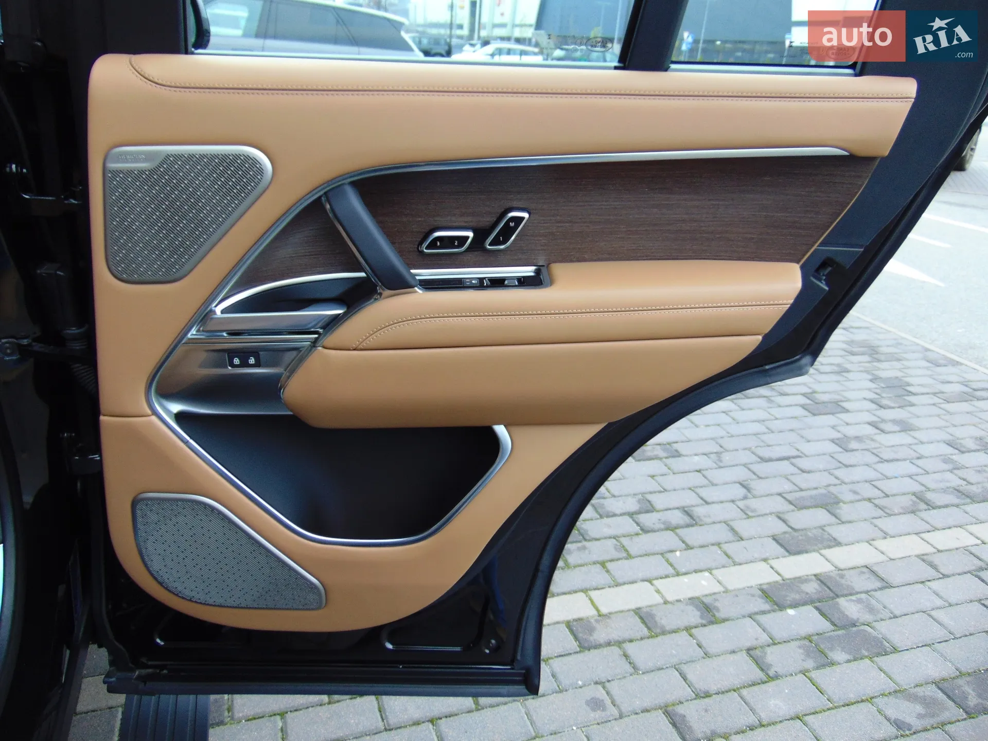 2025 Land Rover Range Rover - мініатюра 17