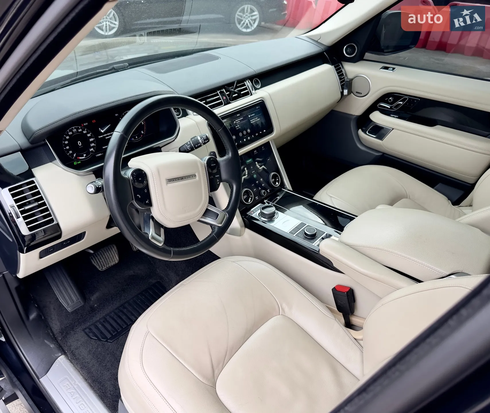 2018 Land Rover Range Rover - мініатюра 18