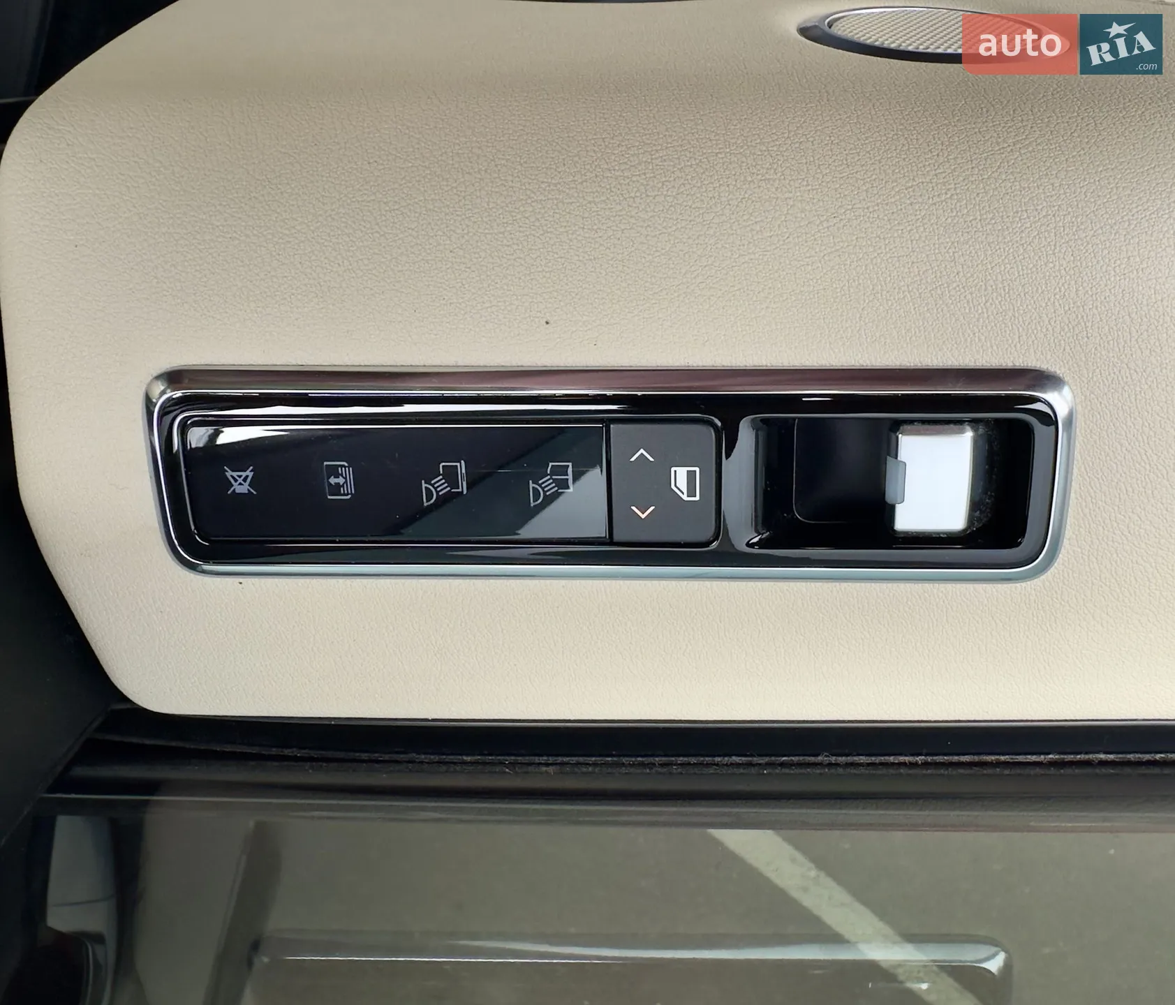 2018 Land Rover Range Rover - мініатюра 23