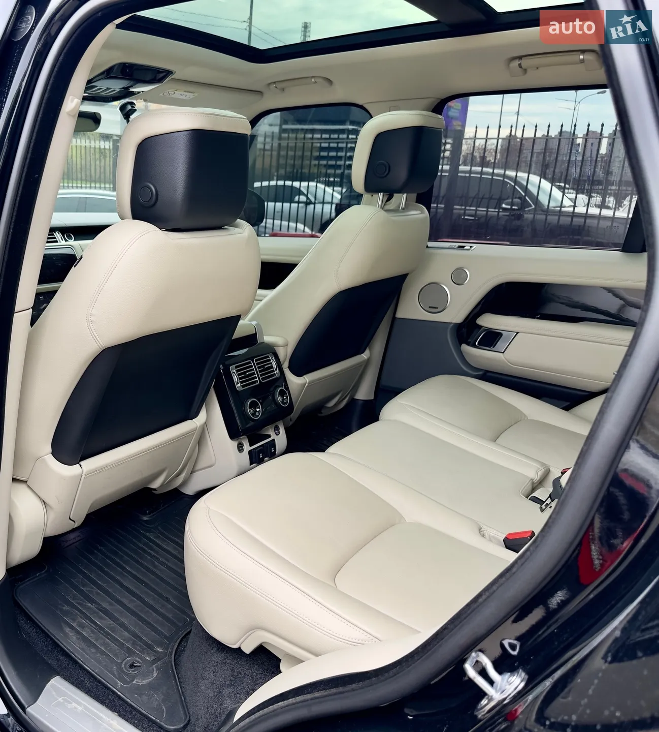 2018 Land Rover Range Rover - мініатюра 24