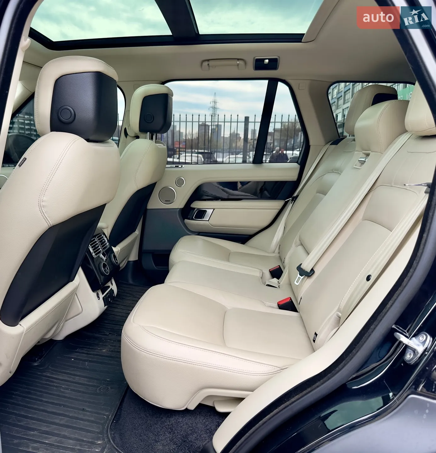 2018 Land Rover Range Rover - мініатюра 25
