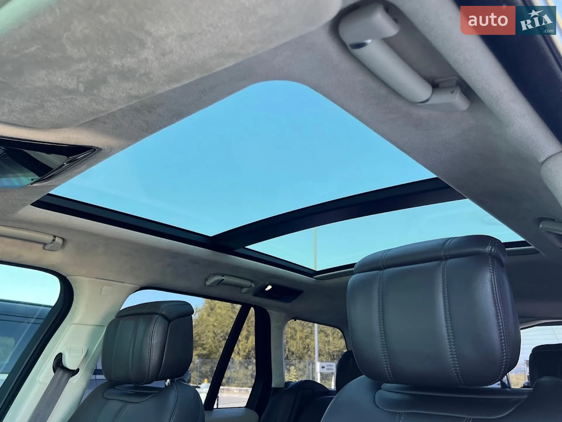 2019 Land Rover Range Rover - мініатюра 25