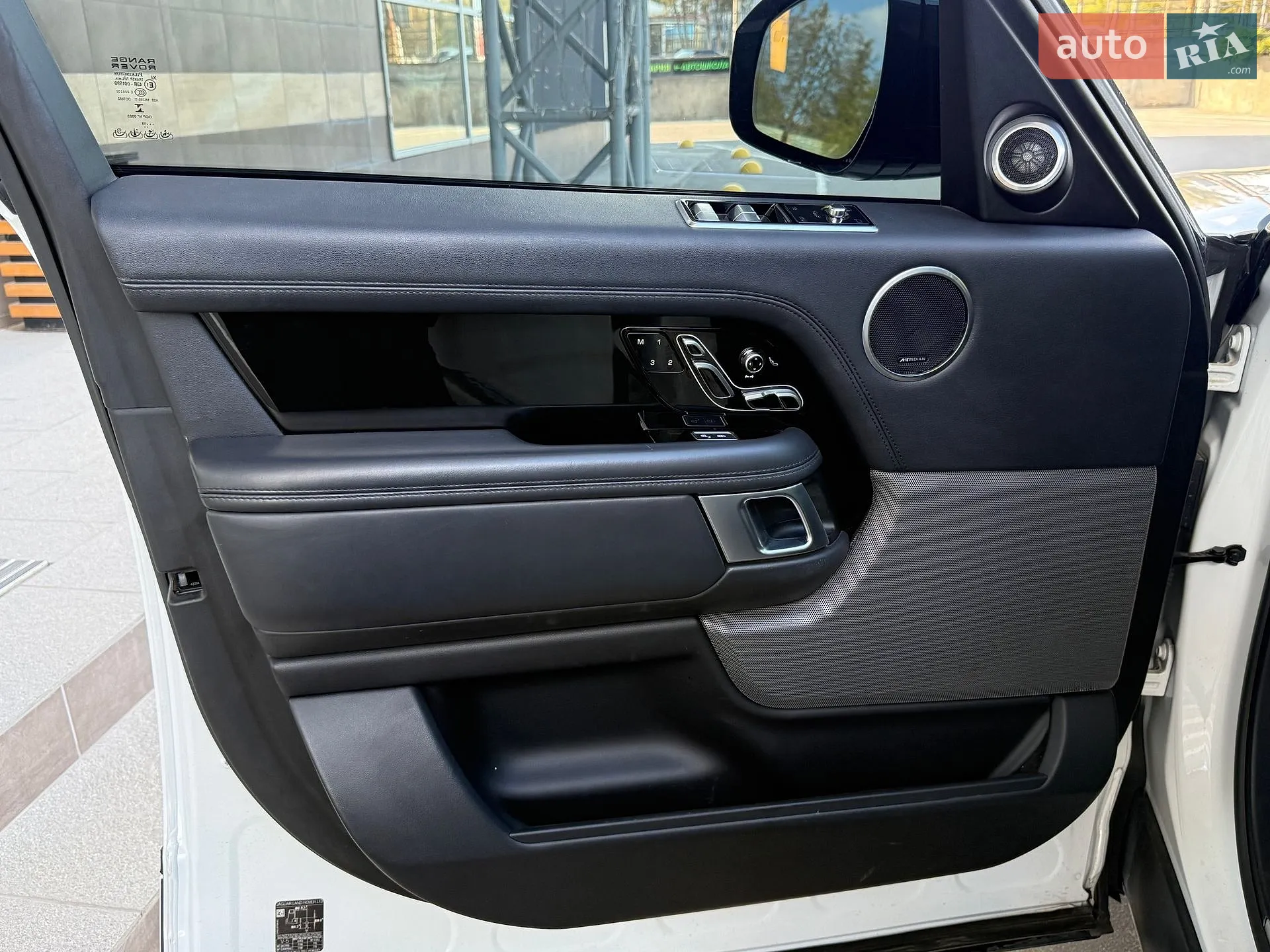2018 Land Rover Range Rover - мініатюра 23