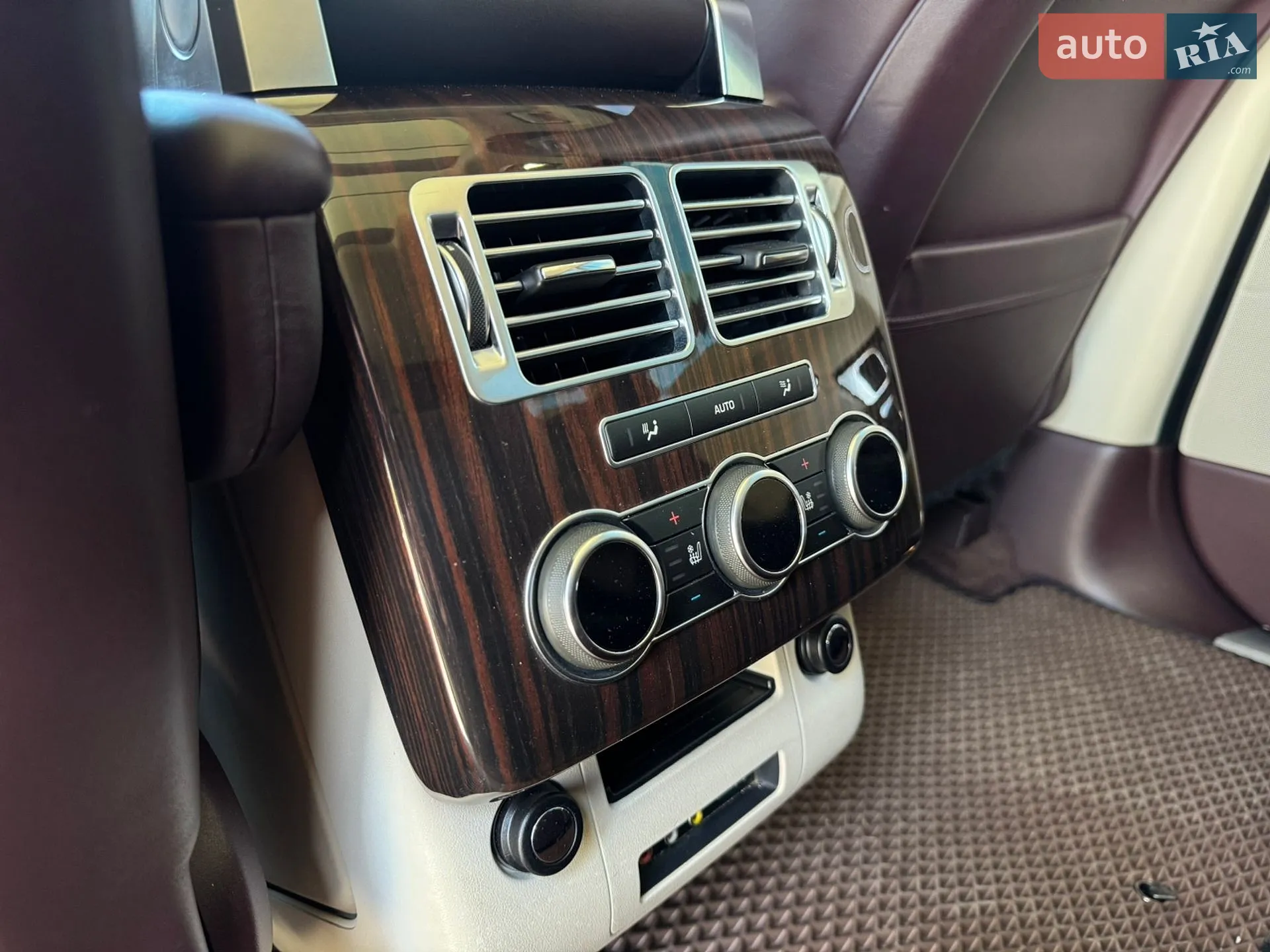 2013 Land Rover Range Rover - мініатюра 47