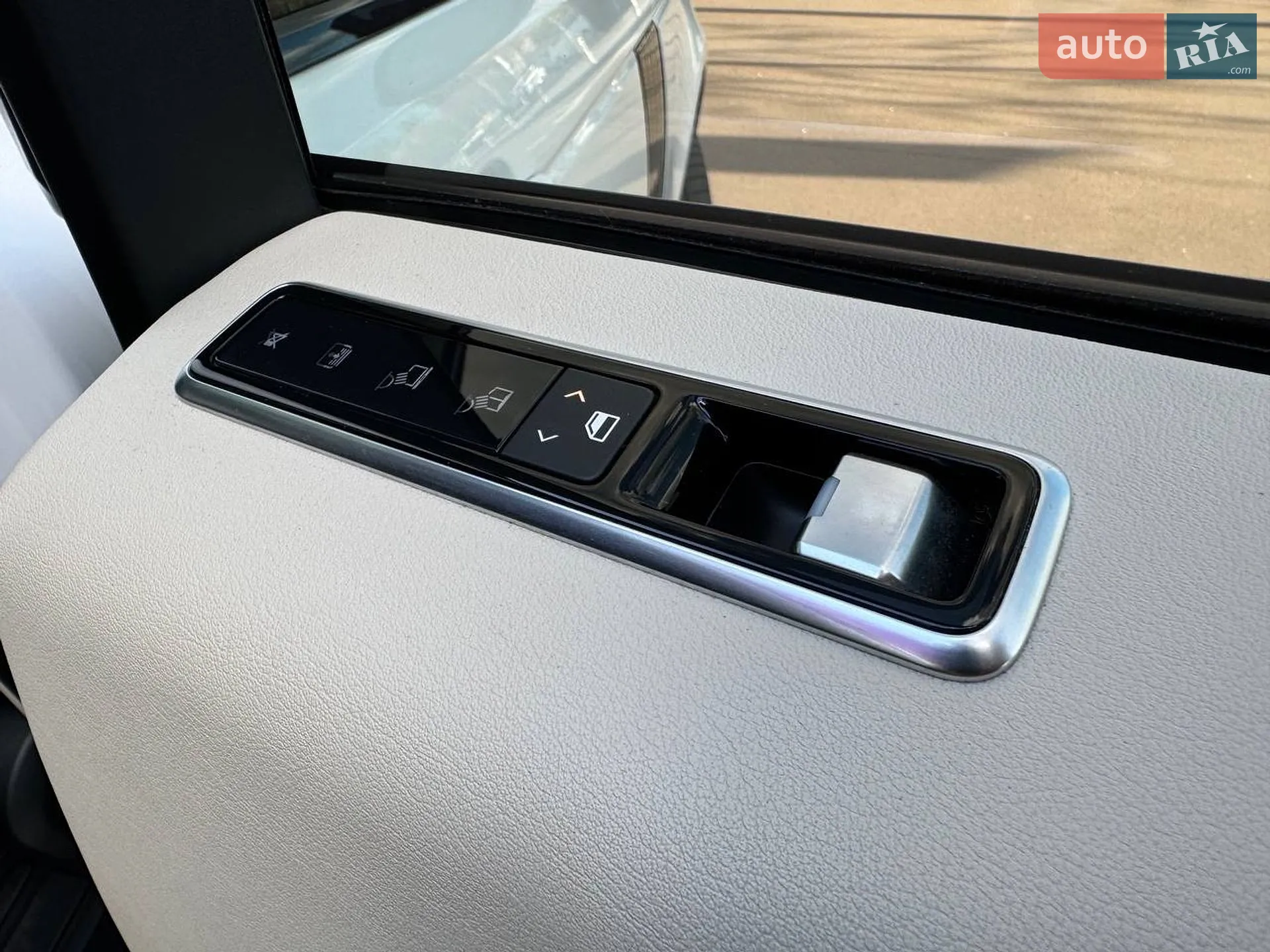 2018 Land Rover Range Rover - мініатюра 32