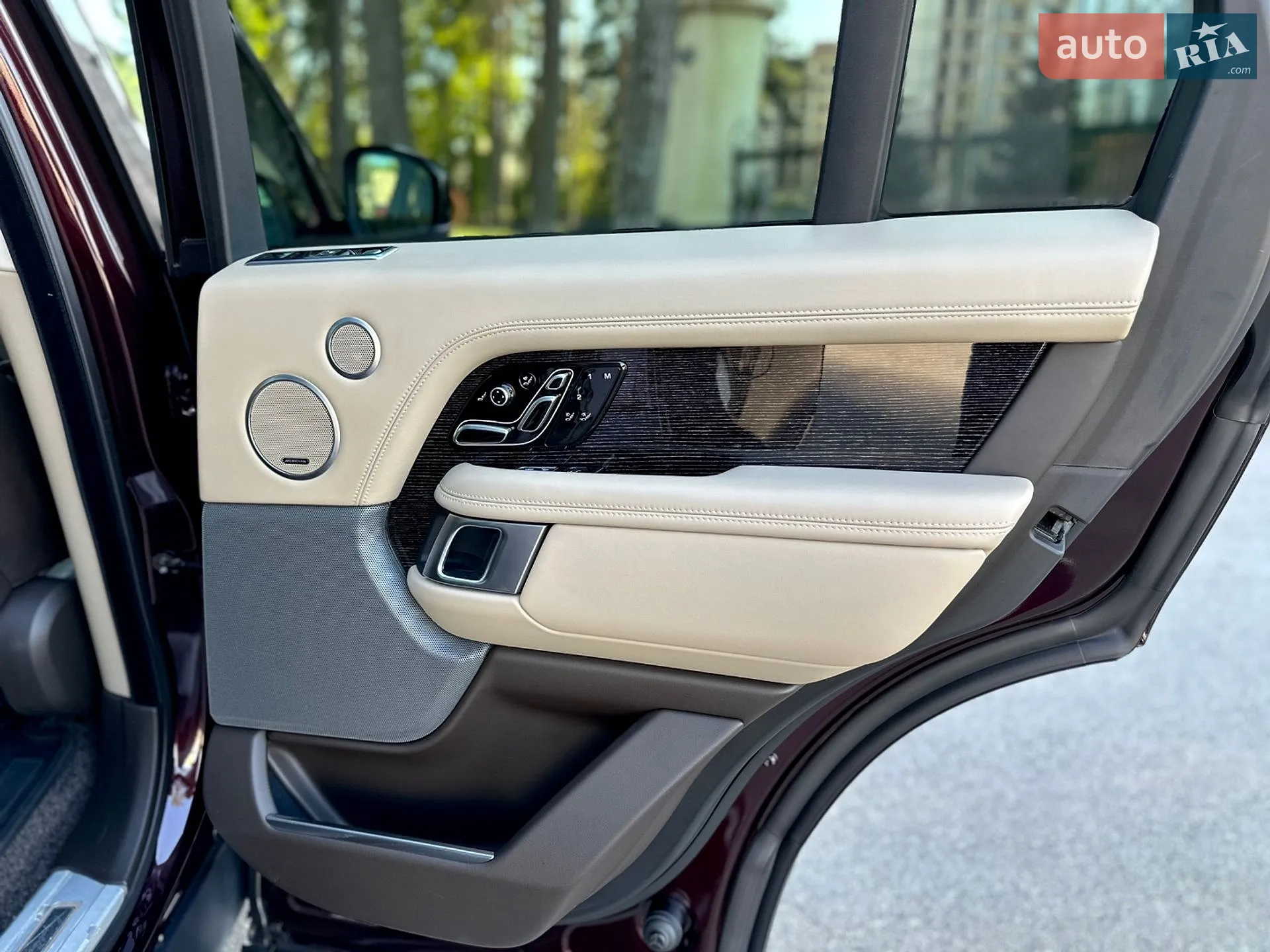 2019 Land Rover Range Rover - мініатюра 25