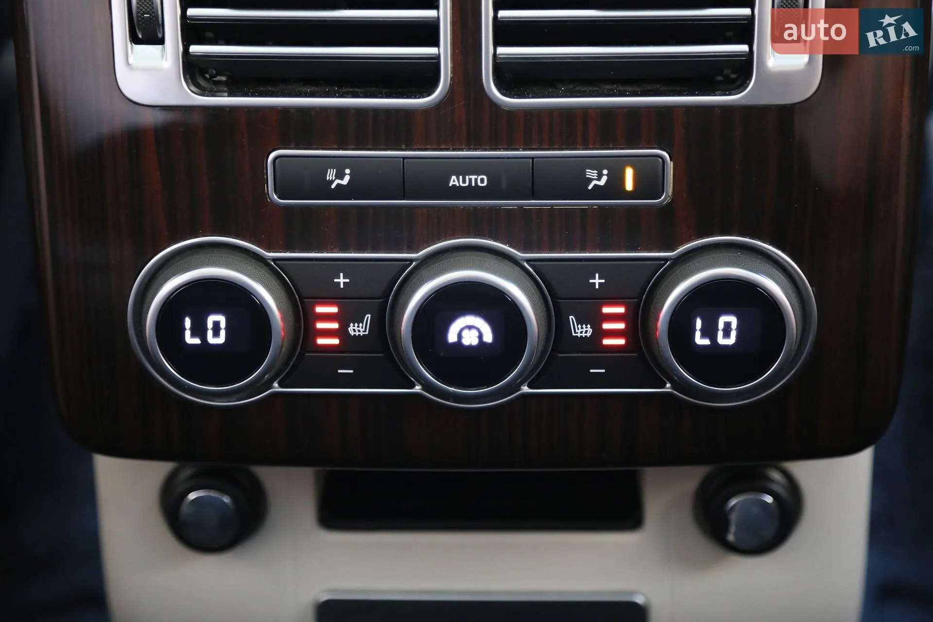 2016 Land Rover Range Rover - мініатюра 26