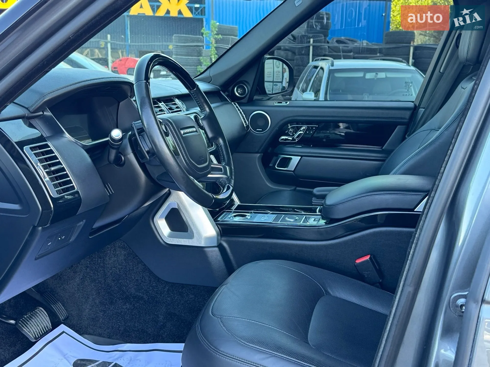 2018 Land Rover Range Rover - мініатюра 16