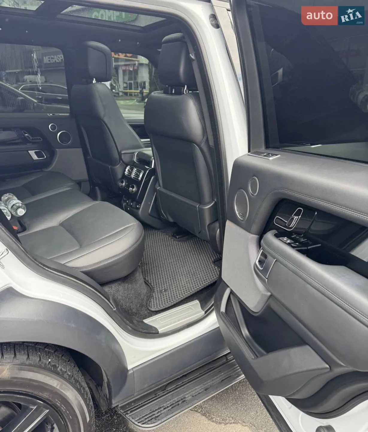 2019 Land Rover Range Rover - мініатюра 17